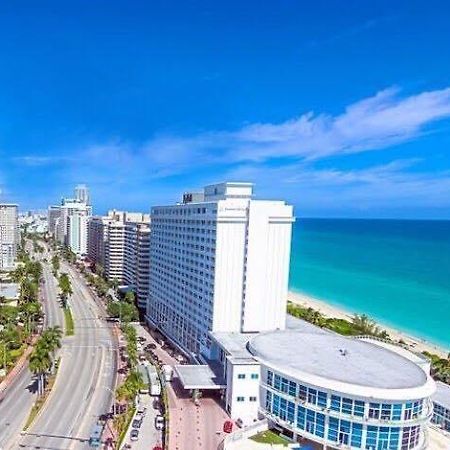 Ocean Front Studio Units ไมอามีบีช ภายนอก รูปภาพ
