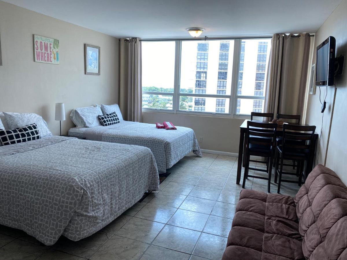 Ocean Front Studio Units ไมอามีบีช ภายนอก รูปภาพ