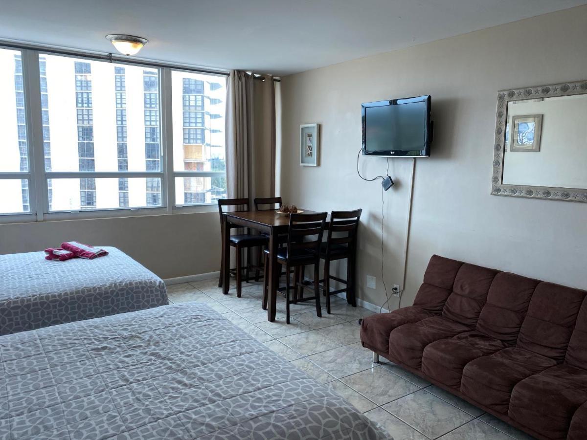 Ocean Front Studio Units ไมอามีบีช ภายนอก รูปภาพ