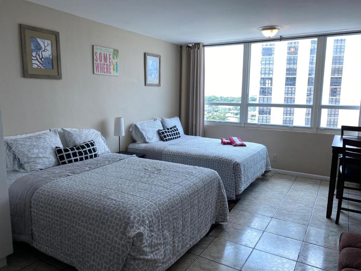 Ocean Front Studio Units ไมอามีบีช ภายนอก รูปภาพ