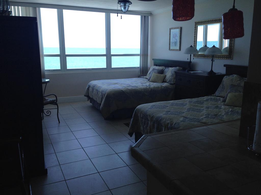 Ocean Front Studio Units ไมอามีบีช ภายนอก รูปภาพ